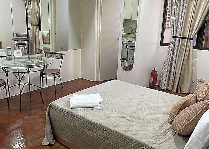 Lovely 1 Bedroom Across Greenbelt 5 3*