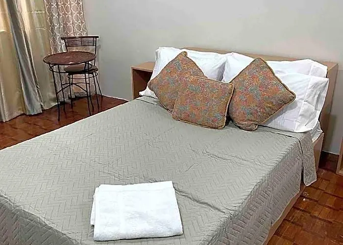 Lovely 1 Bedroom Across Greenbelt 5 Hotel 3*