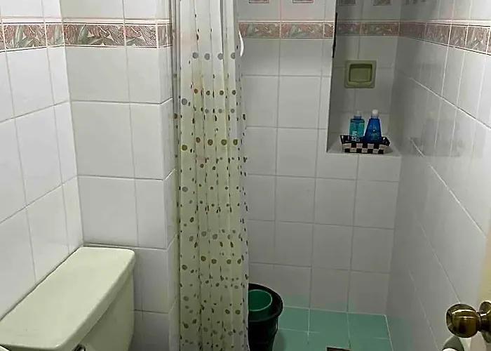 Lovely 1 Bedroom Across Greenbelt 5 Hotel Manila