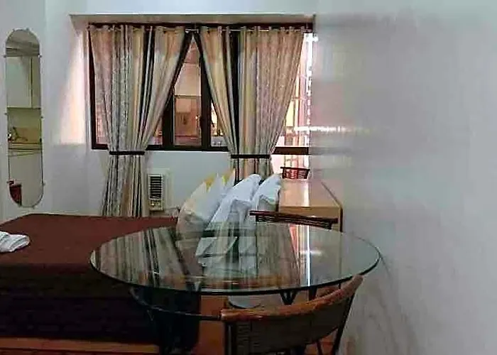 Lovely 1 Bedroom Across Greenbelt 5 3*
