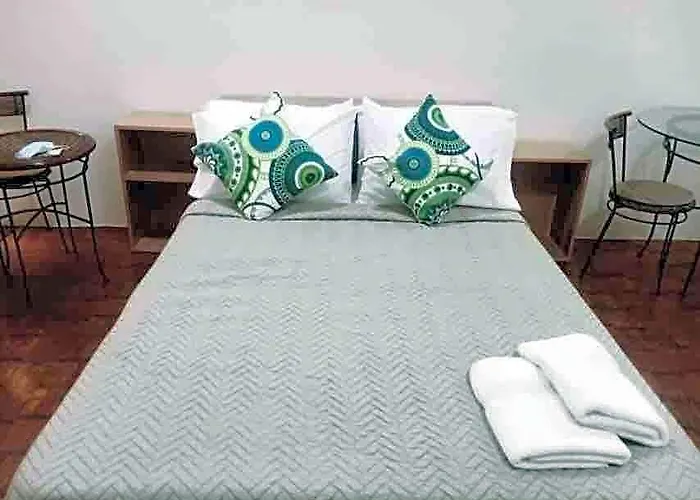 Lovely 1 Bedroom Across Greenbelt 5 3*
